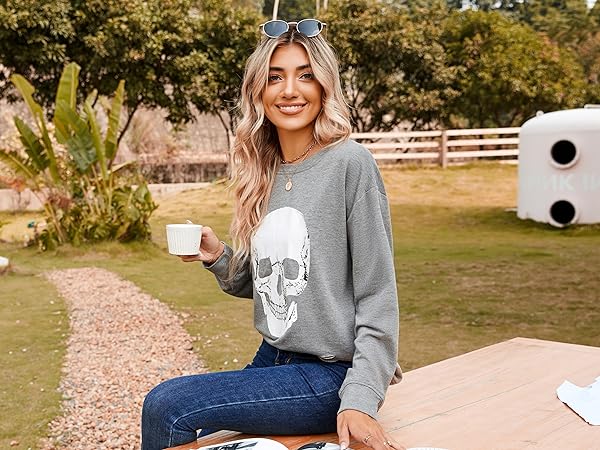 Skull Graphic Sweatshirt